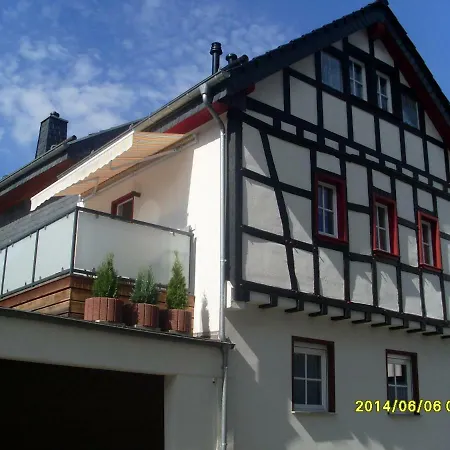Langenhecke 18 *